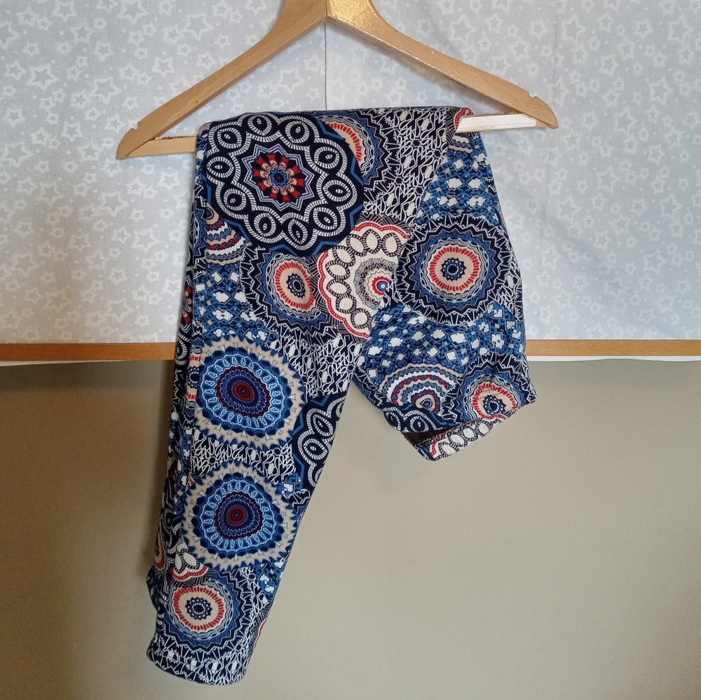 Just Cozy lined leggings, spirograph pattern